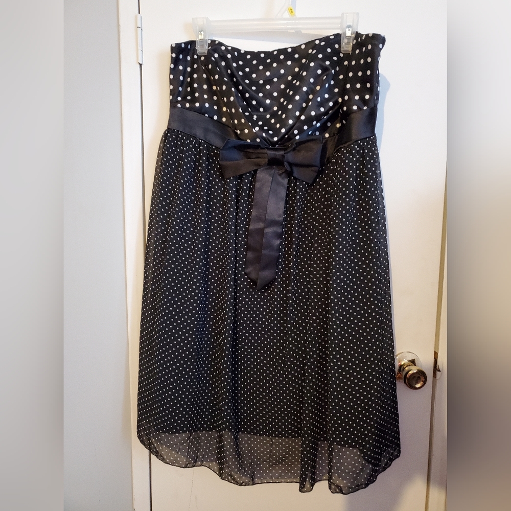 Torrid mini strapless dress. 14 polka dots.